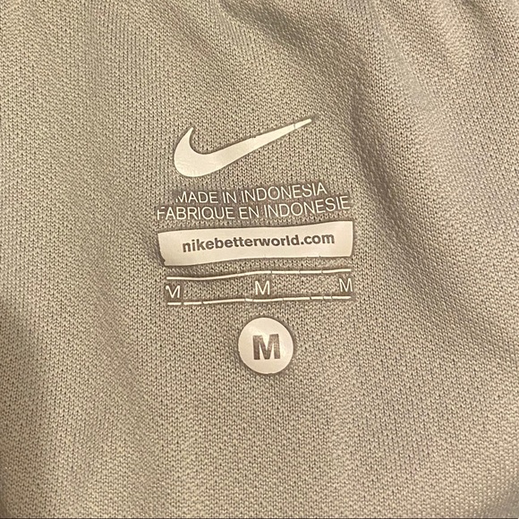 Women’s Nike Shorts - Picture 3 of 3